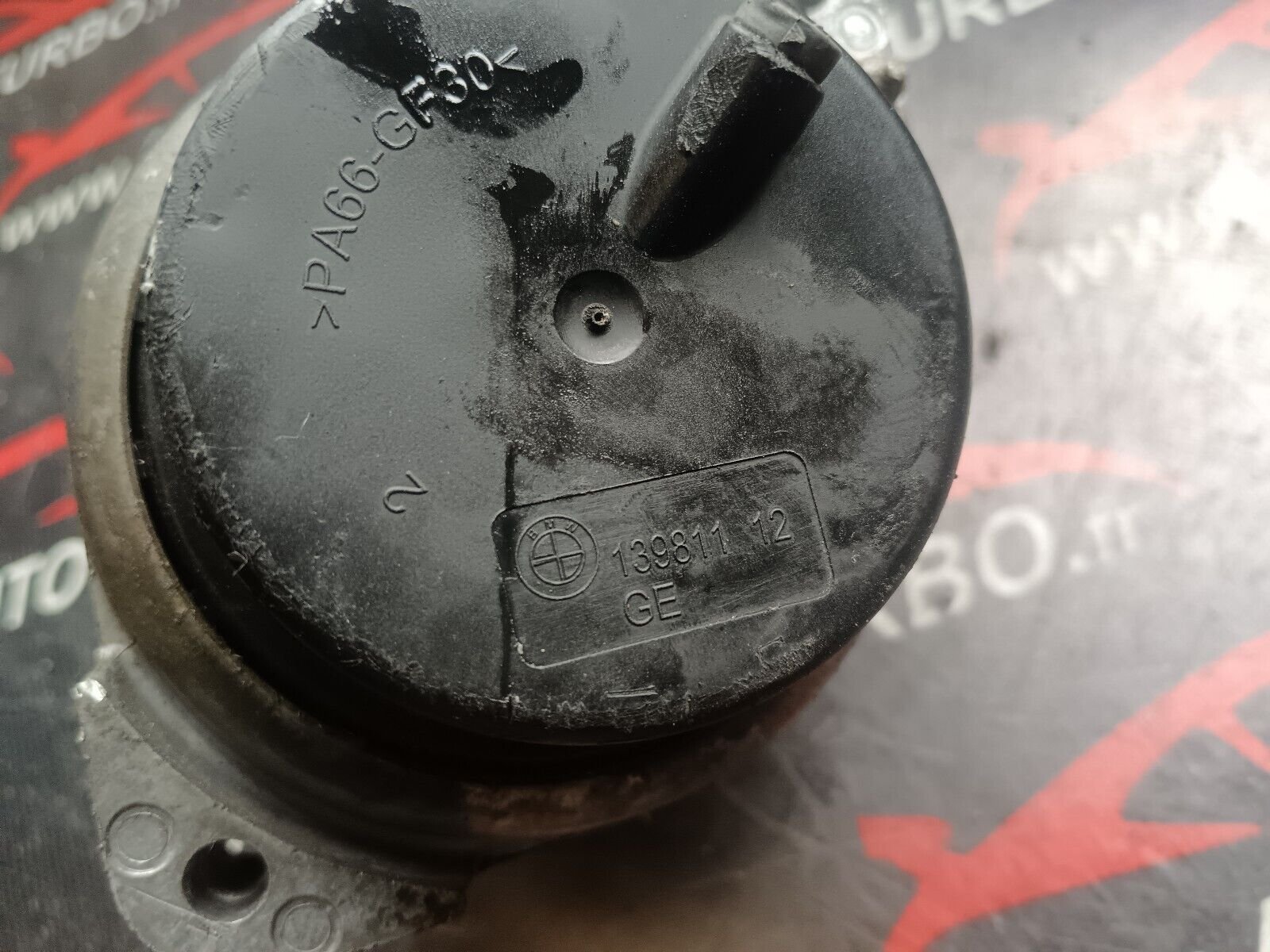 SUPPORT MOTEUR BMW SERIE 1 REFERENCE: 13981112