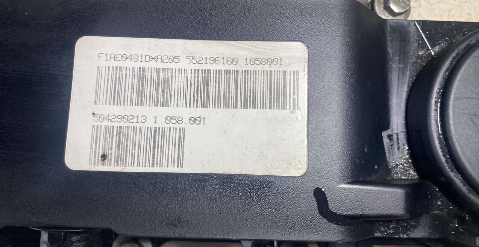 504132147 / 70309077 CACHE CULBUTEUR POUR IVECO FIAT   120CV 2.3 MULTIJET