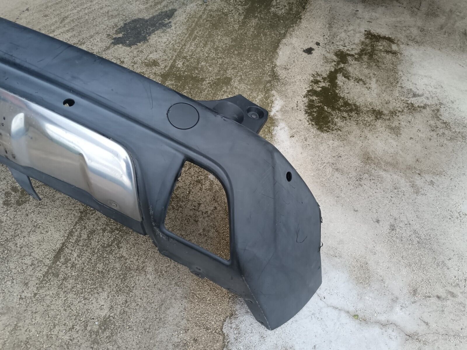 PARE-CHOC ARRIERE PEUGEOT 2008 1.6eHDI 96CH REFERENCE: 9801125577