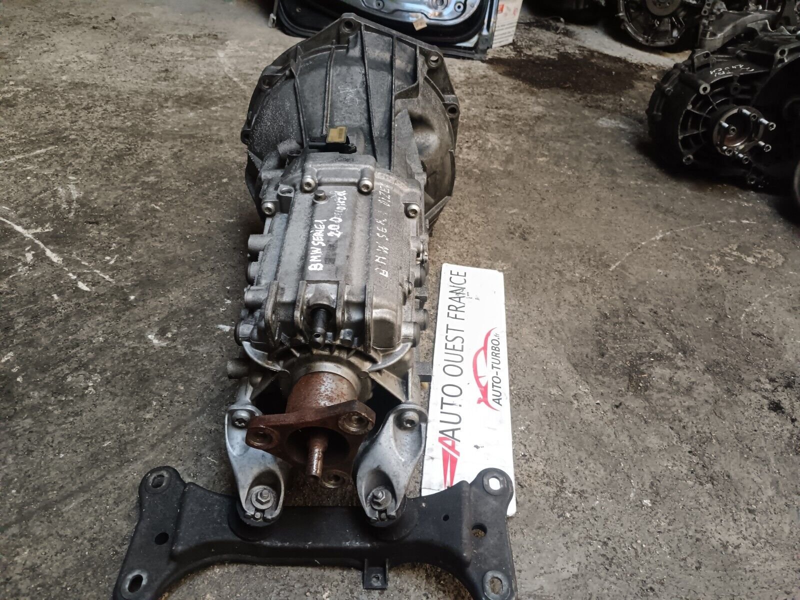 BOITE DE VITESSES BMW SERIE 1 2.0D REFERENCE: 1069301097