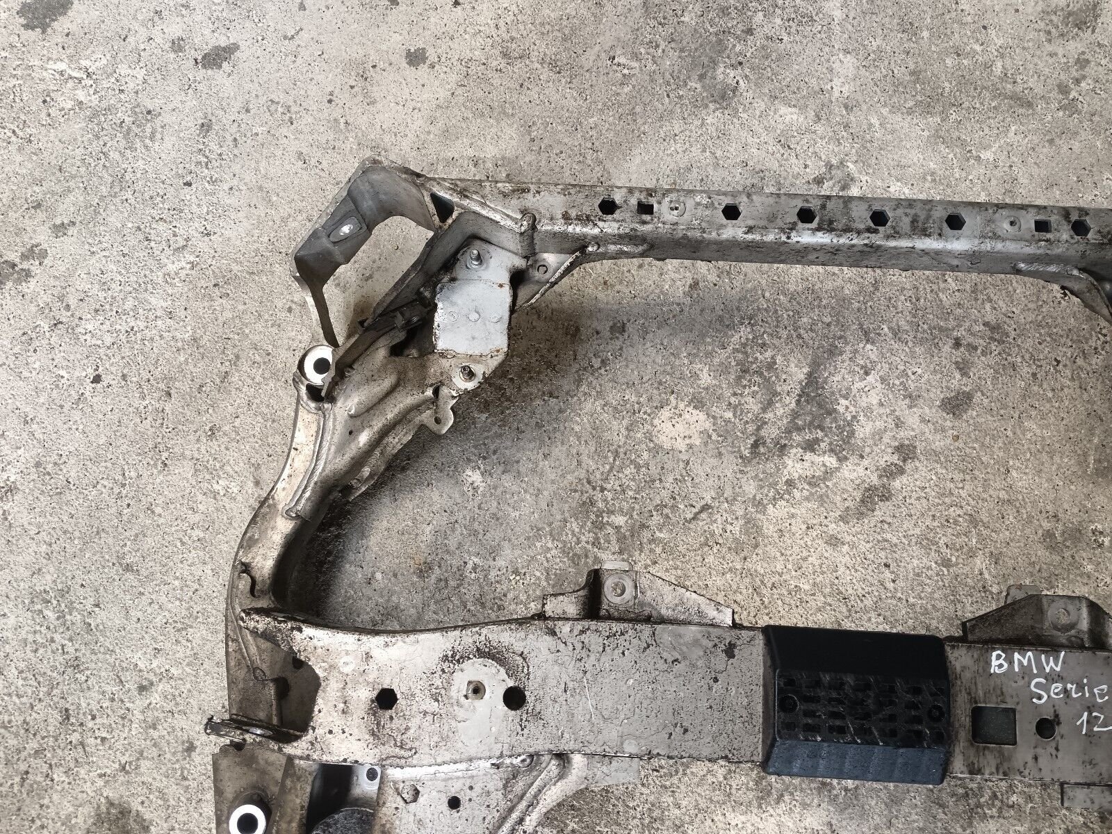 BERCEAU  BOITE BMW SERIE 1 E87 120i