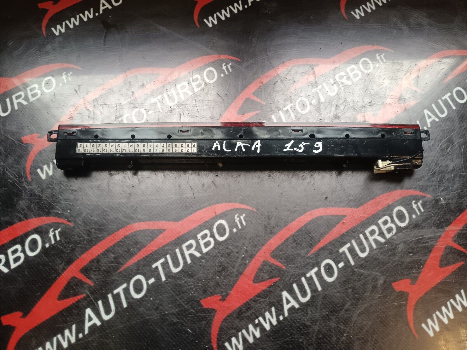 FEU STOP CENTRALE ALFA ROMEO 159 REFERENCE: 52713