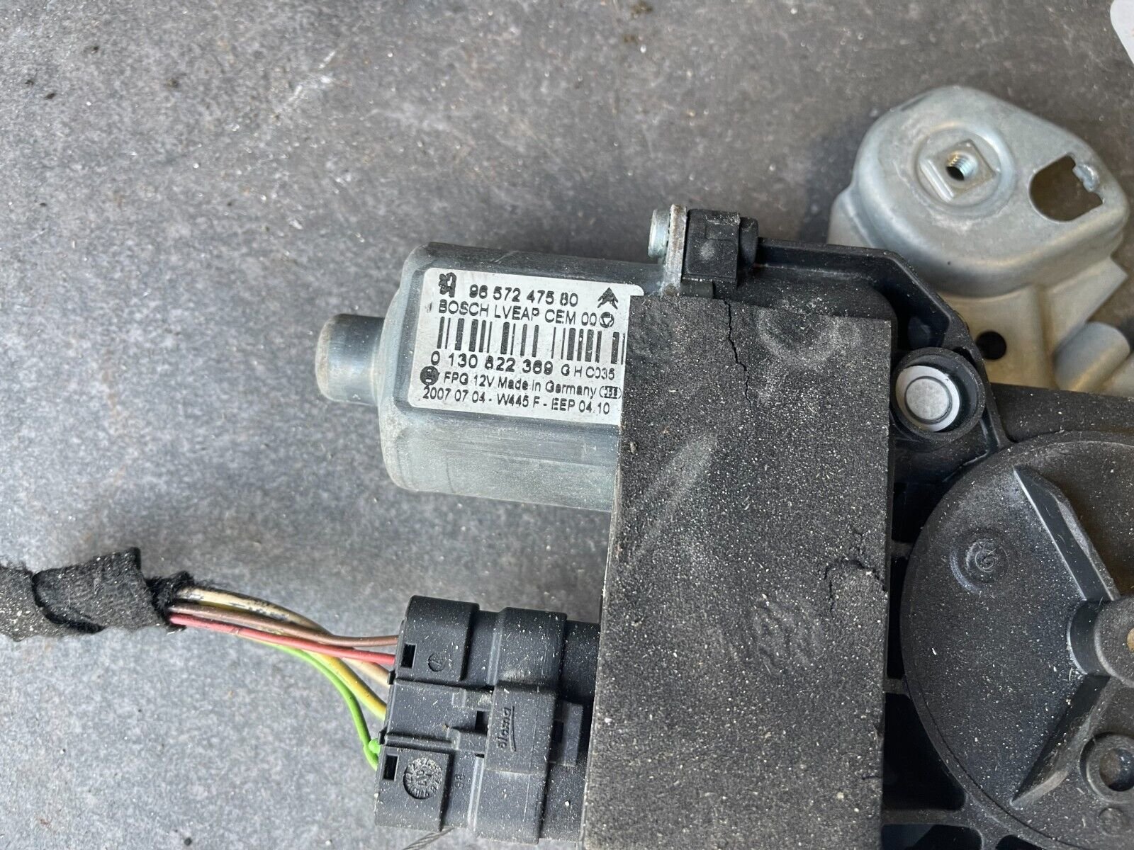 SYSTEME LEVE VITRE AVANT DROIT PEUGEOT 308 REFERENCE: 9657247580