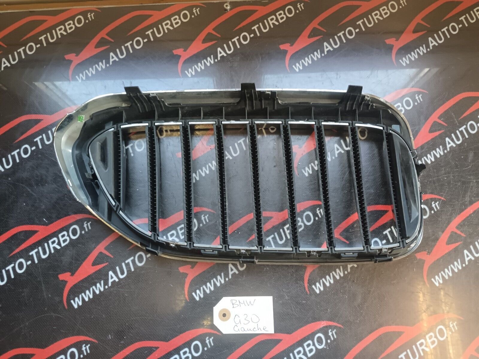 GRILLE CALANDRE GAUCHE BMW 5 G30 REFERENCE: 7390867