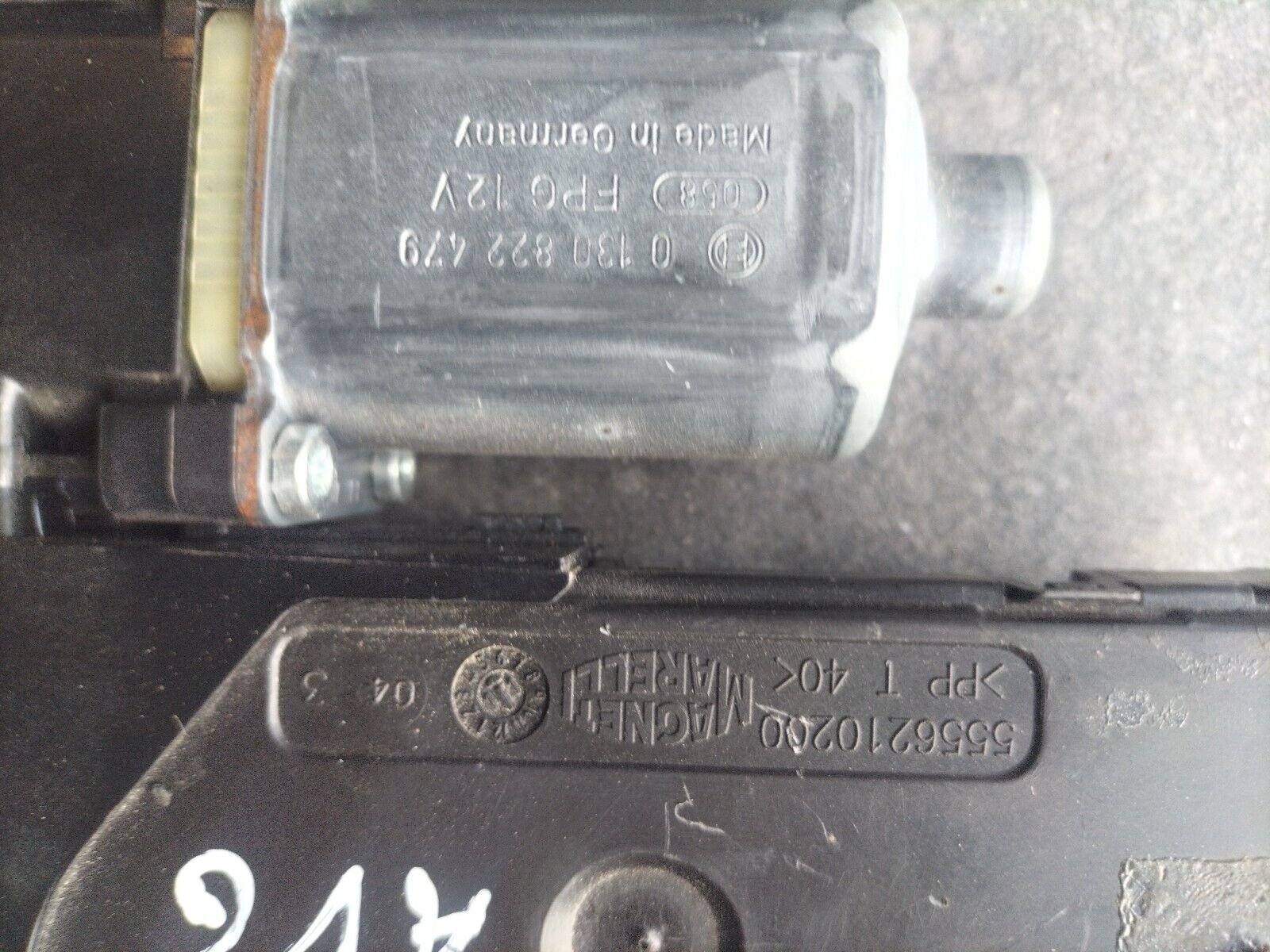 MOTEUR LEVE VITRE AVANT GAUCHE RENAULT SCENIC 3 REFERENCE: 6Q2959801