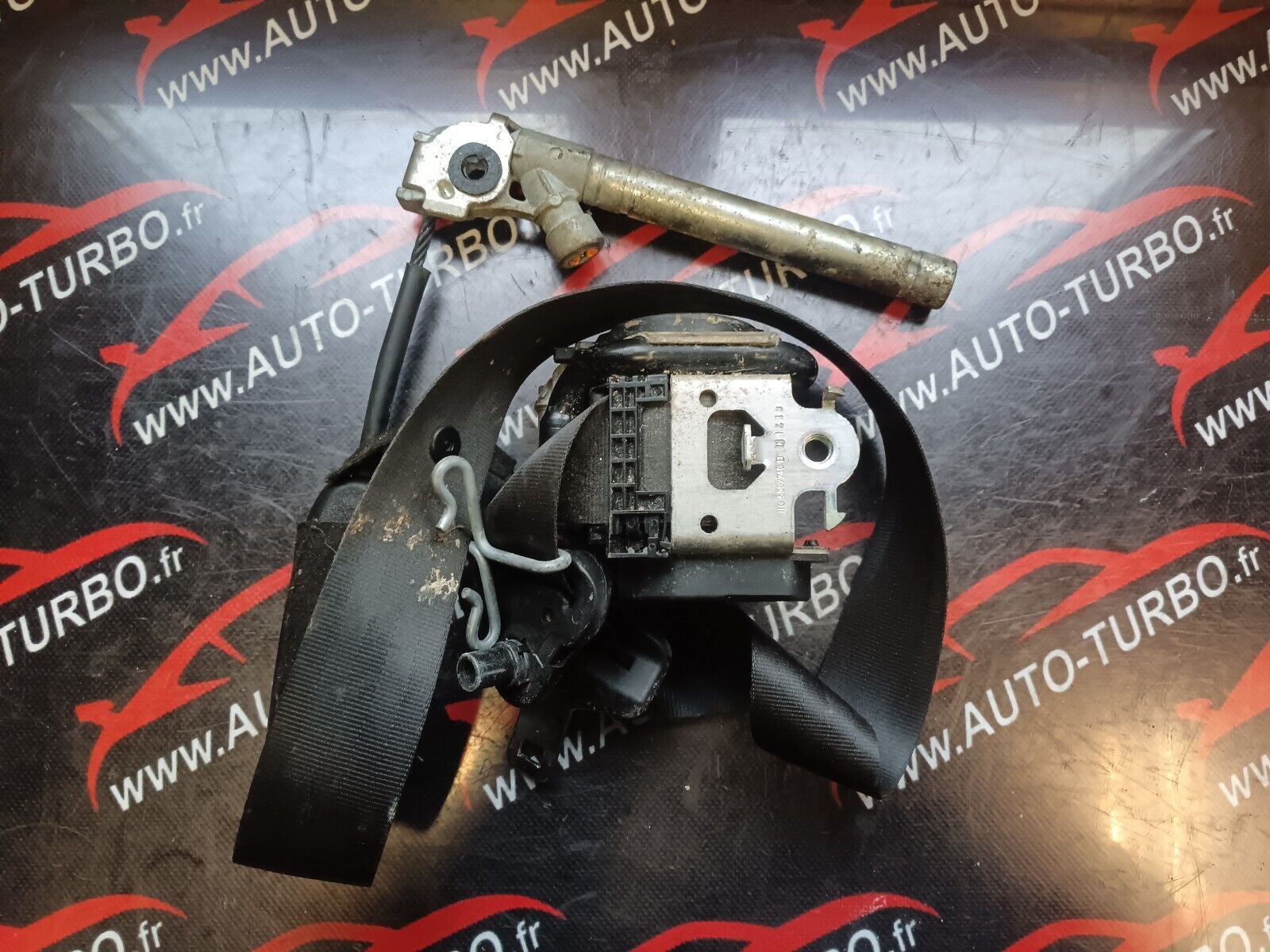 CEINTURE DE SECURIUTE AVANT DROIT  RENAULT SCENIC 3 REFERENCE: 5507746