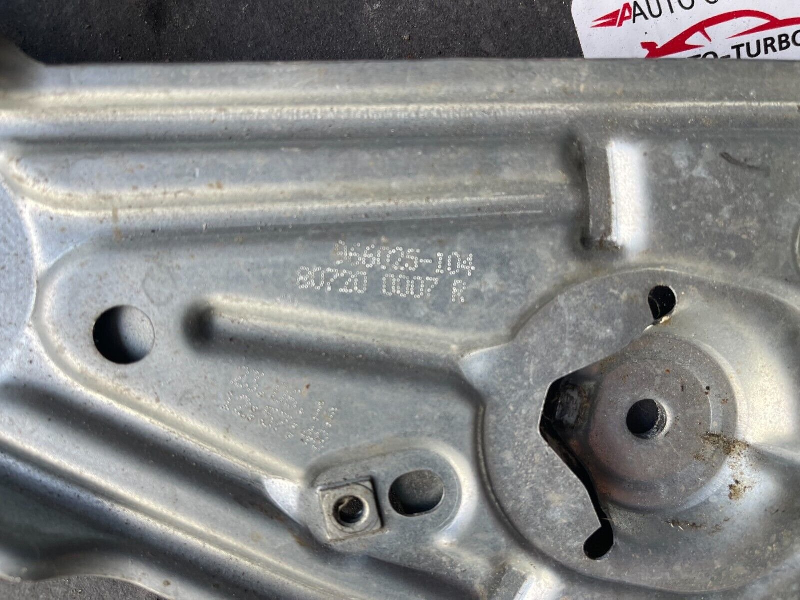 SYSTEME LEVE VITRE  RENAULT SCENIC 3 AVANT DROIT REFERENCE: 966025-104