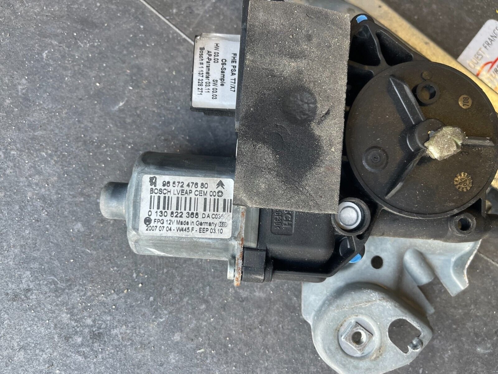 SYSTEME LEVE VITRE AVANT GAUCHE PEUGEOT 308 REFERENCE: 9657247680