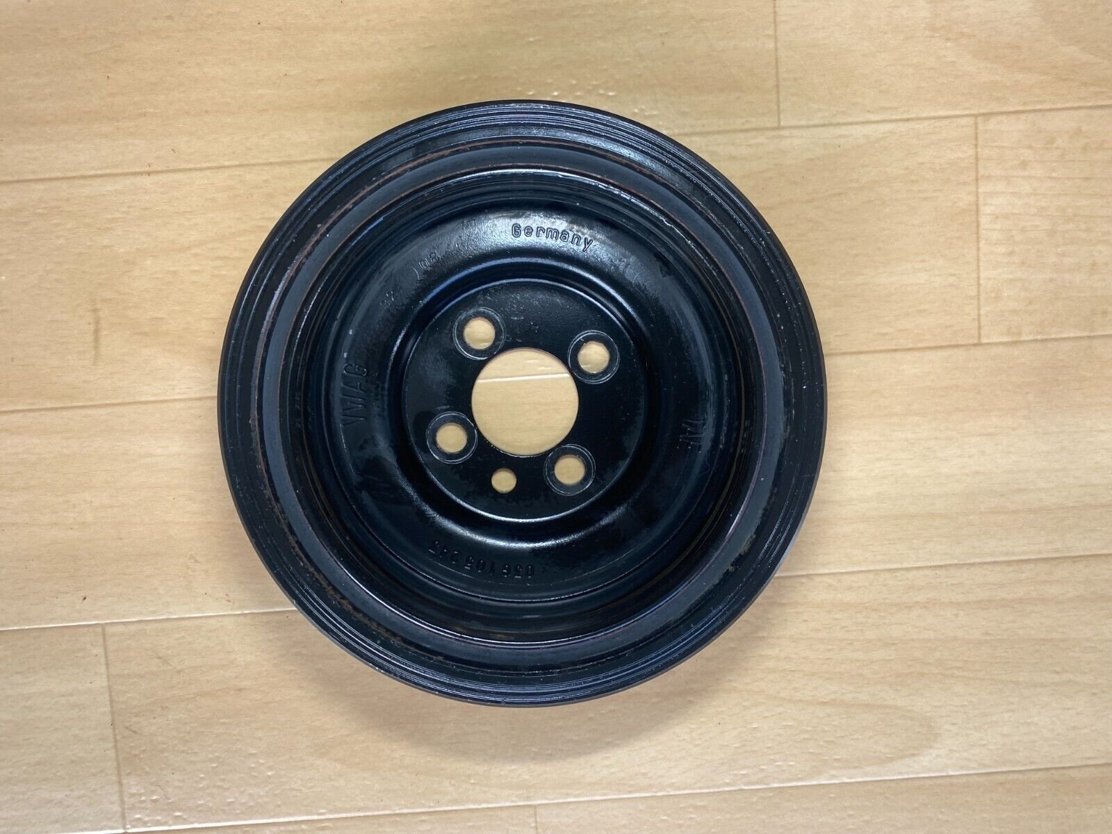 03G105243 Poulie vilbrequin AUDI 2.0 TDI 143 CV