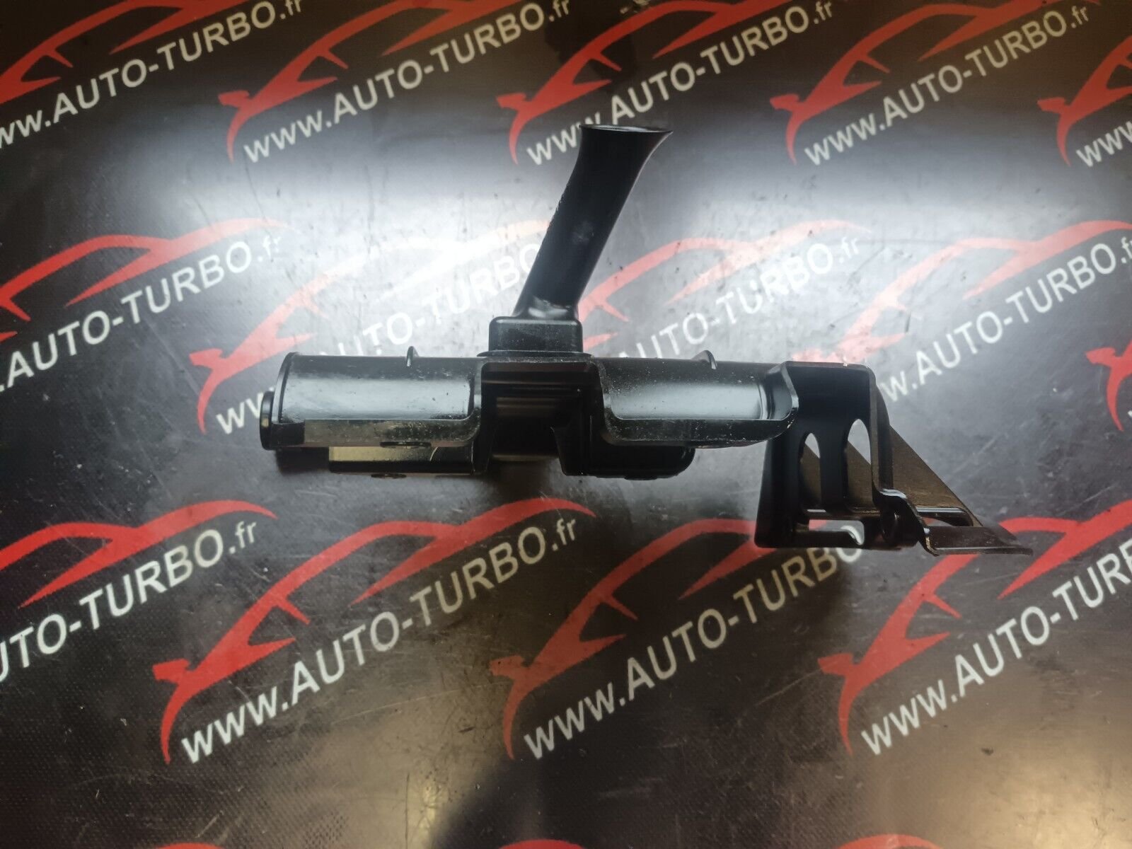 TUYAU RAMASSAGE DEFLECTEUR CARTER D'HUI BMW SERIE 1 E87  120i REFERENCE:62440410