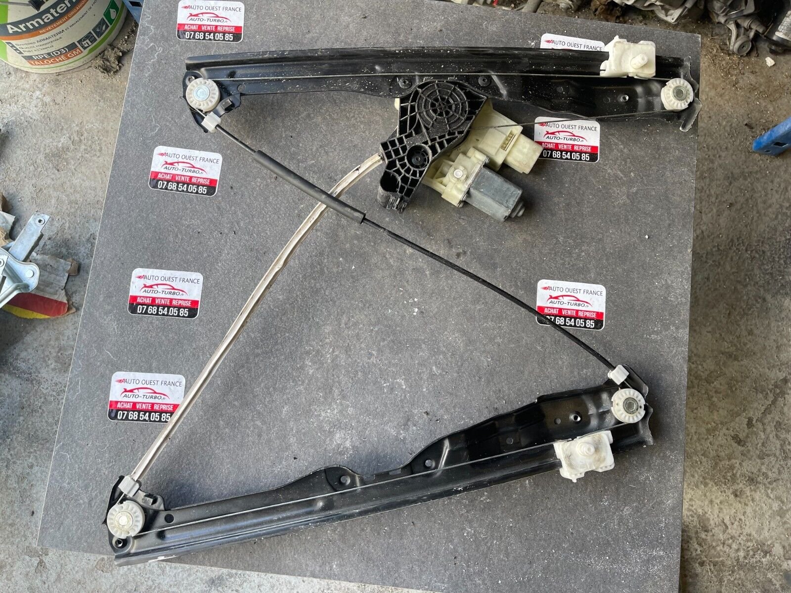 SYSTEME LEVE VITRE AVANT GAUCHE PEUGEOT 308II SW REFERENCE: 122425