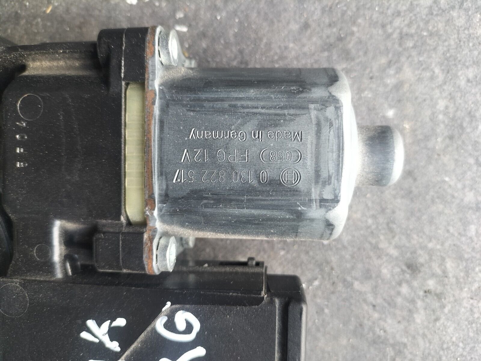 MOTEUR LEVE VITRE AVANT GAUCHE RENAULT SCENIC 3 REFERENCE: 82731016