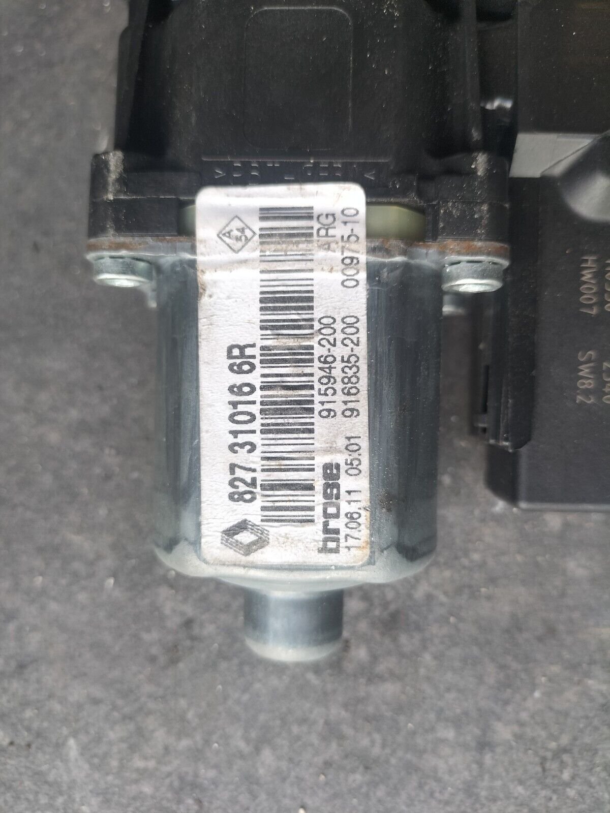 MOTEUR LEVE VITRE AVANT GAUCHE RENAULT SCENIC 3 REFERENCE: 82731016