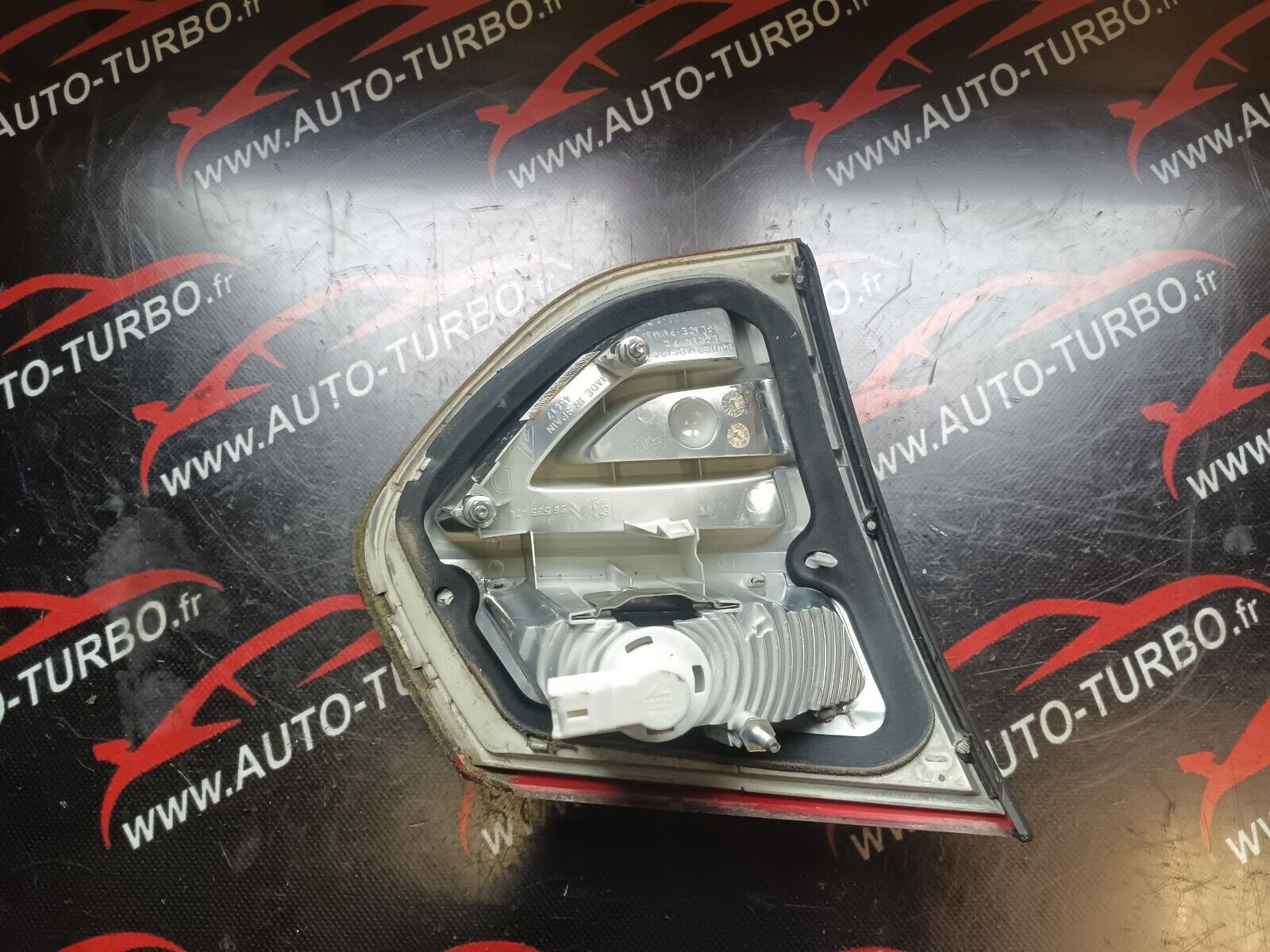 FEU ARRIERE DROIT CITROEN C4 PICASSO REFERENCE: 9653547677