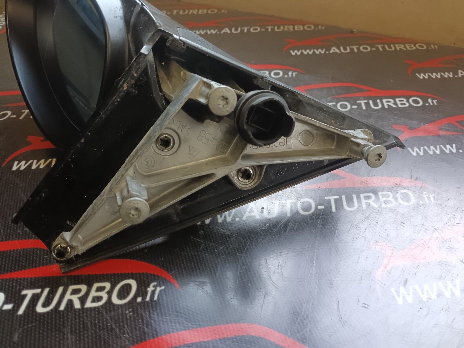 RETROVISEUR DROIT ABIME VOIR SUR LA PHOTO BMW SERIE 1 120i E87