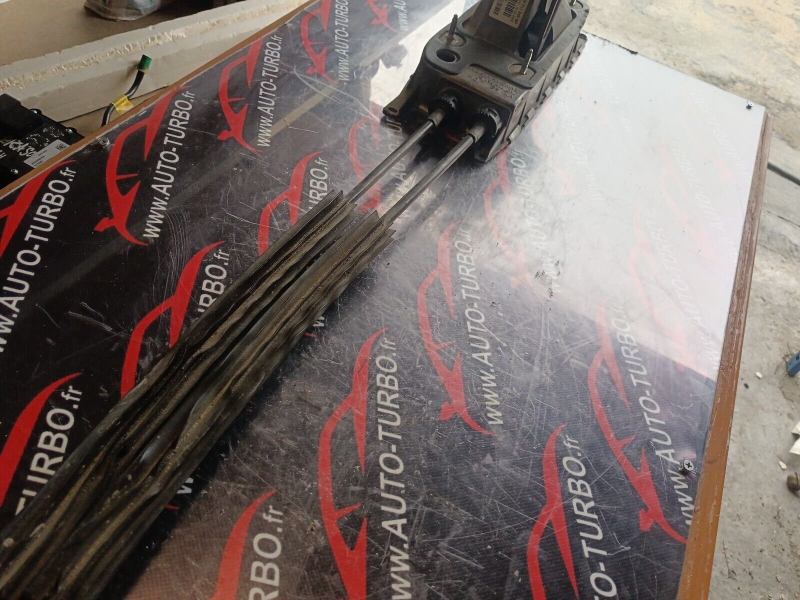 LEVIER DE VITESSE VOLKSWAGEN EOS REFERENCE : 1K0711061B