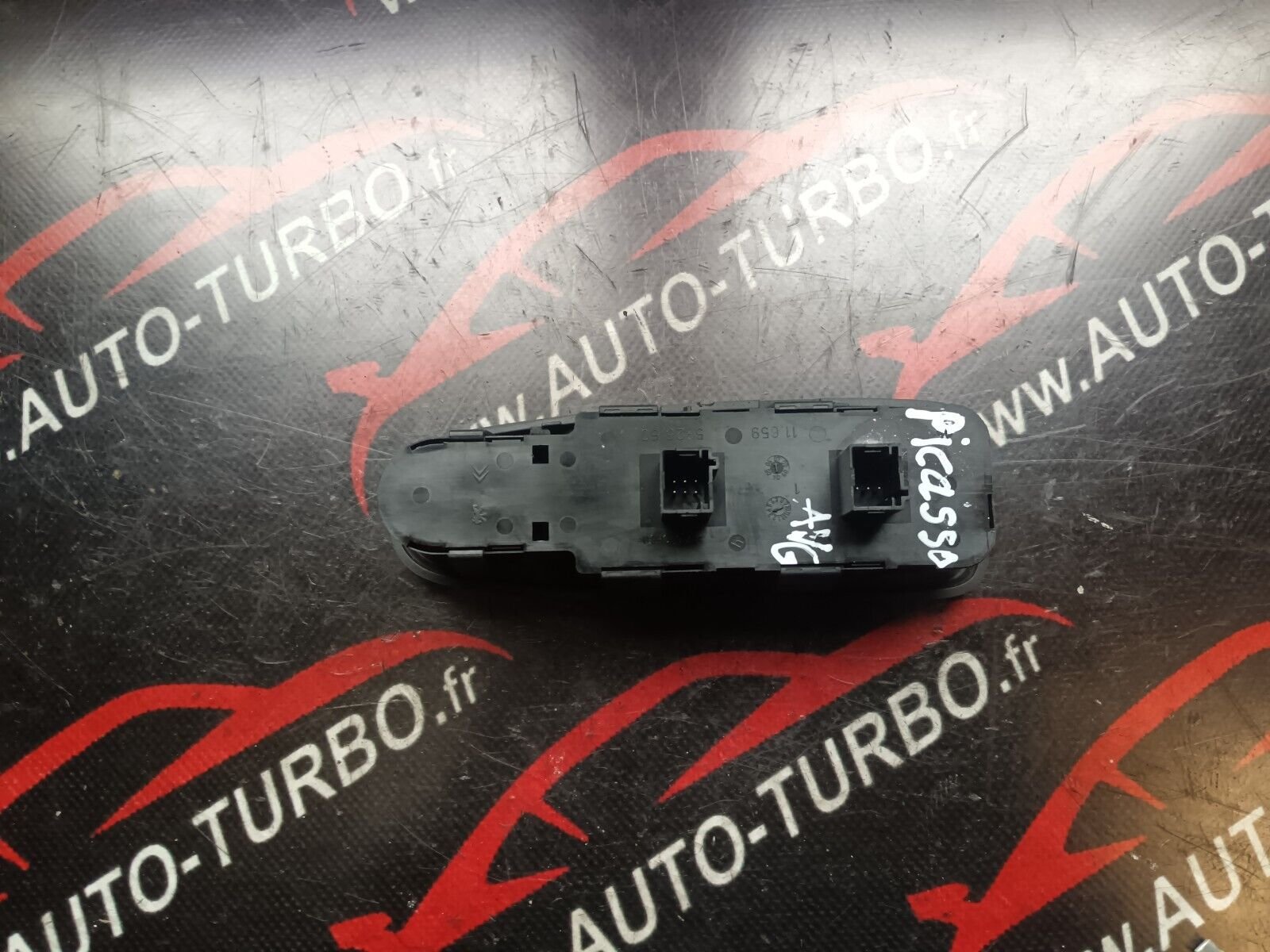 COMMANDE LEVE VITRE AVANT GAUCHE C4 PICASSO REFERENCE: 96639382