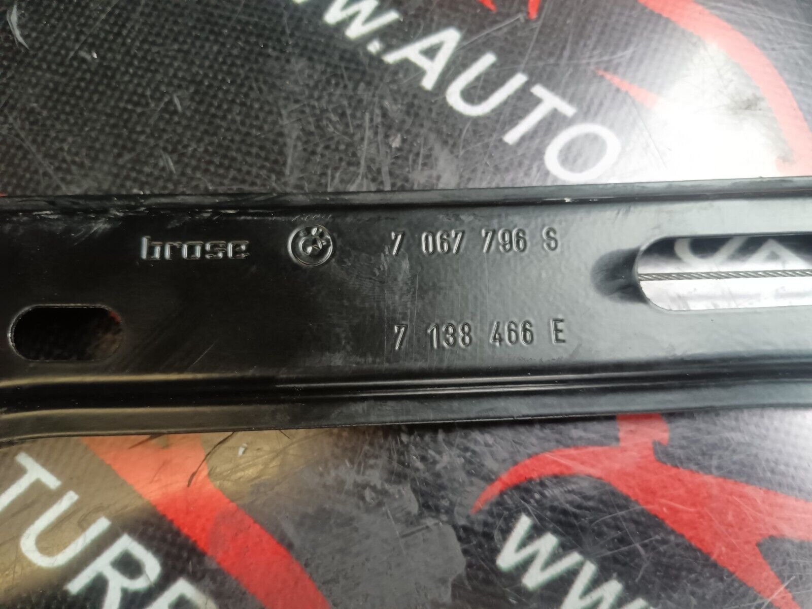 SYSTEME MOTEUR LEVE VITRE AVANT DROITE BMW SERIE 1 E87 6927028 , 7067796S