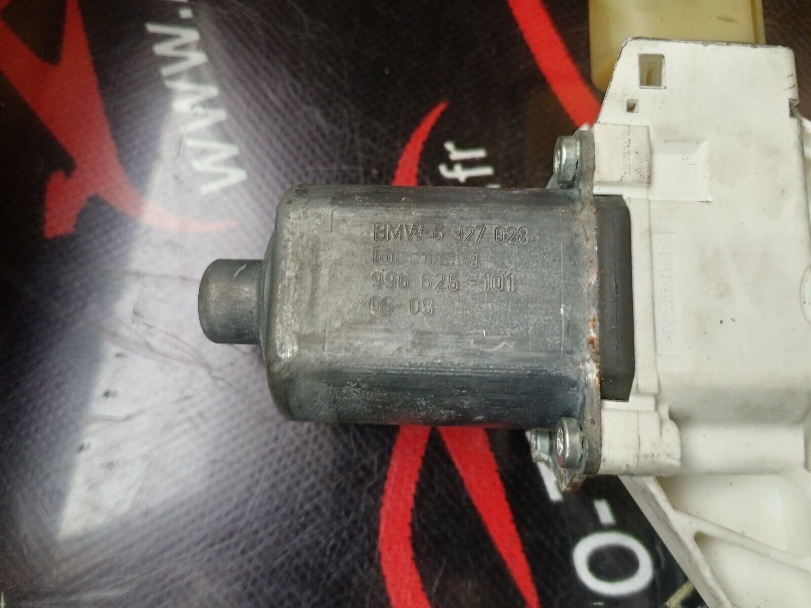 SYSTEME MOTEUR LEVE VITRE AVANT DROITE BMW SERIE 1 E87 6927028 , 7067796S