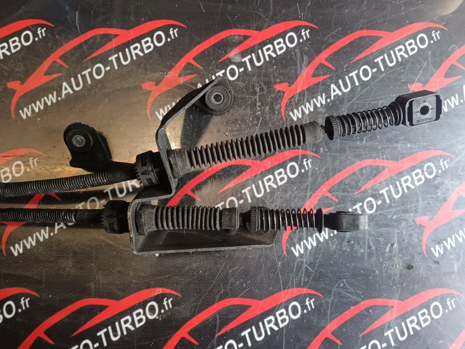 LEVIER DE VITESSE VOLKSWAGEN GOLF 5 1.9 TDI REFERENCE: 1K0711061A