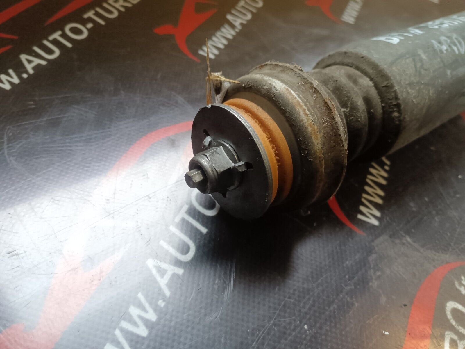 AMORTISSEUR ARRIERE DROITE  BMW SERIE 1 E87 3352 6771555