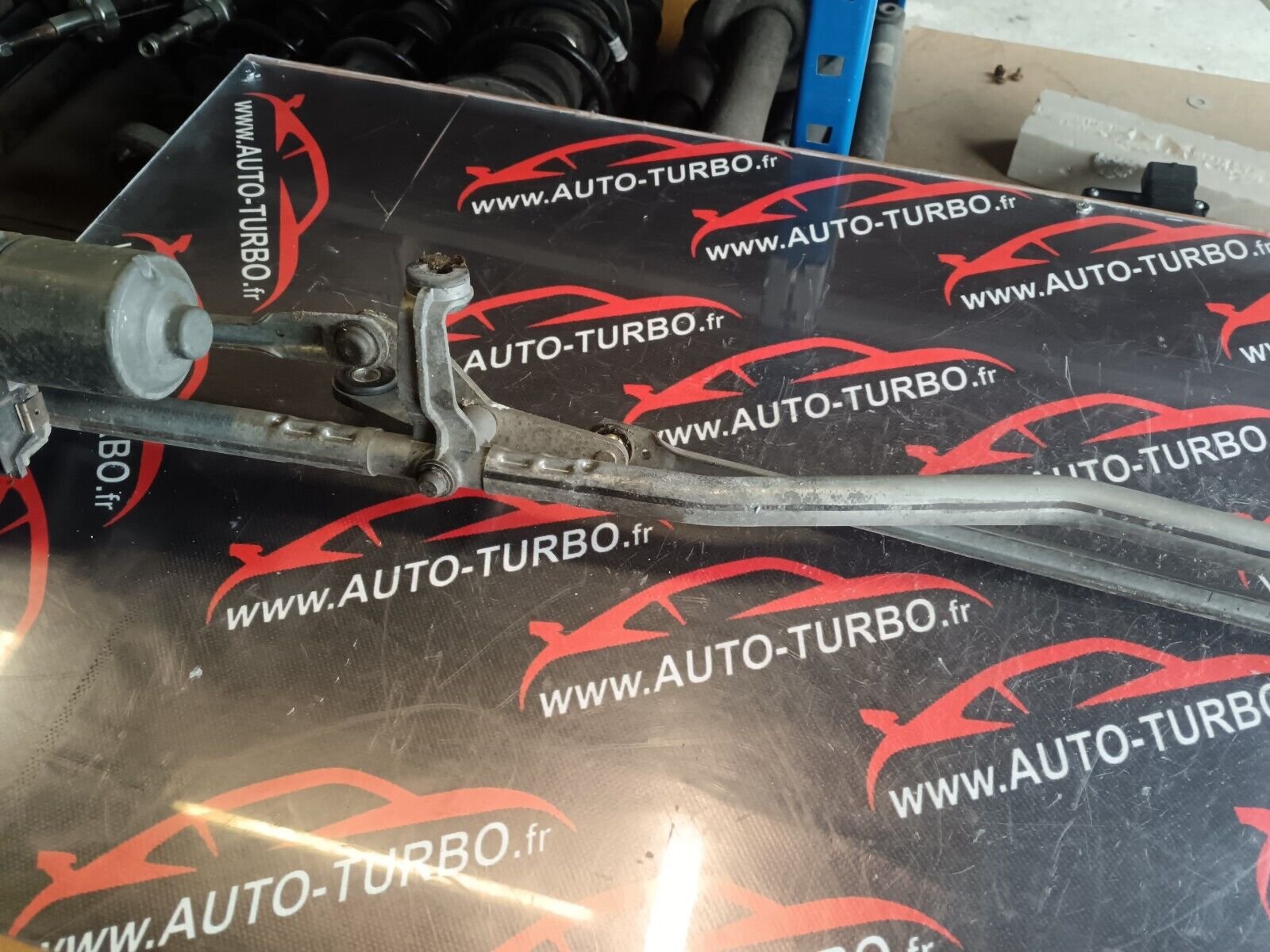 MOTEUR ESSUIE GLACE PEUGEOT 3081.6 HDI REFERENCE: 9680476880