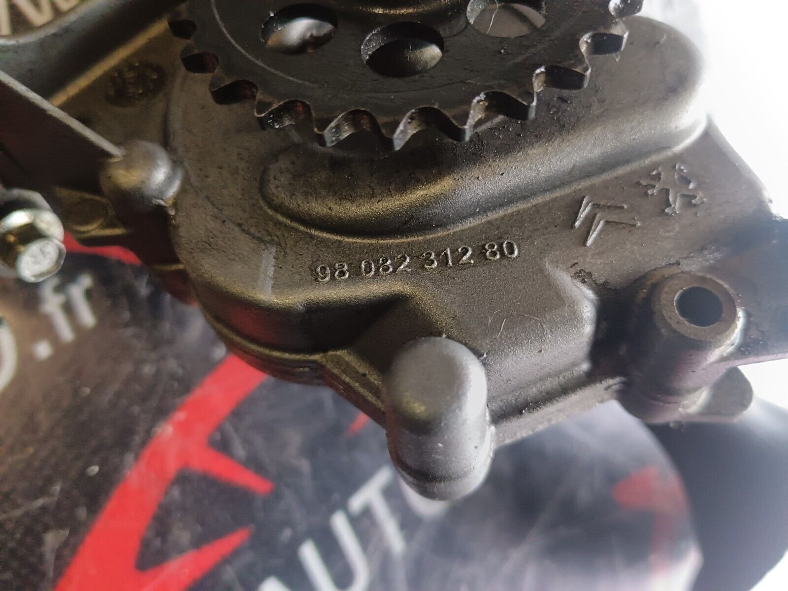 POMPE A HUILE PSA 1.2 ESSENCE REFERENCE: 9808231280