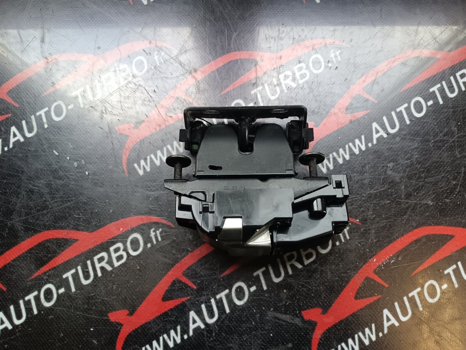 SERRURE DE HAYON PEUGEOT 207 REFERENCE: 9660403980