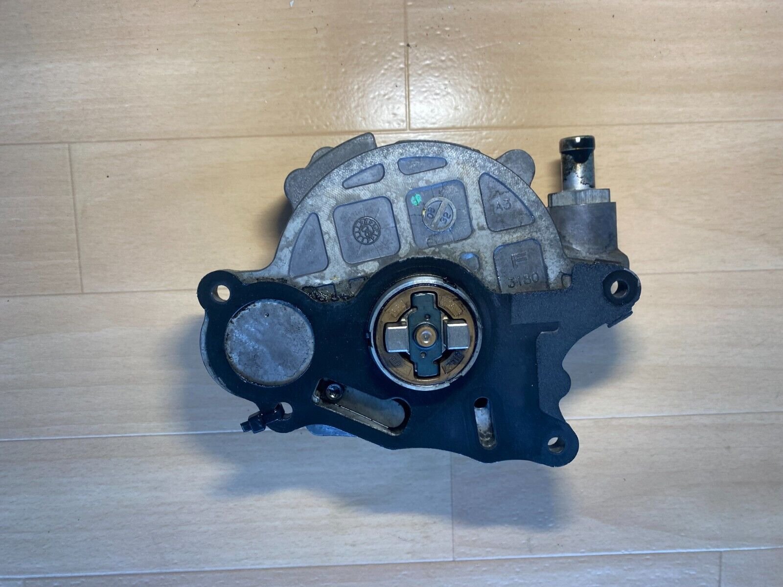 03L145100 POME à Vide pour Audi Seat Skoda VW 2.0 Tdi 143 CV
