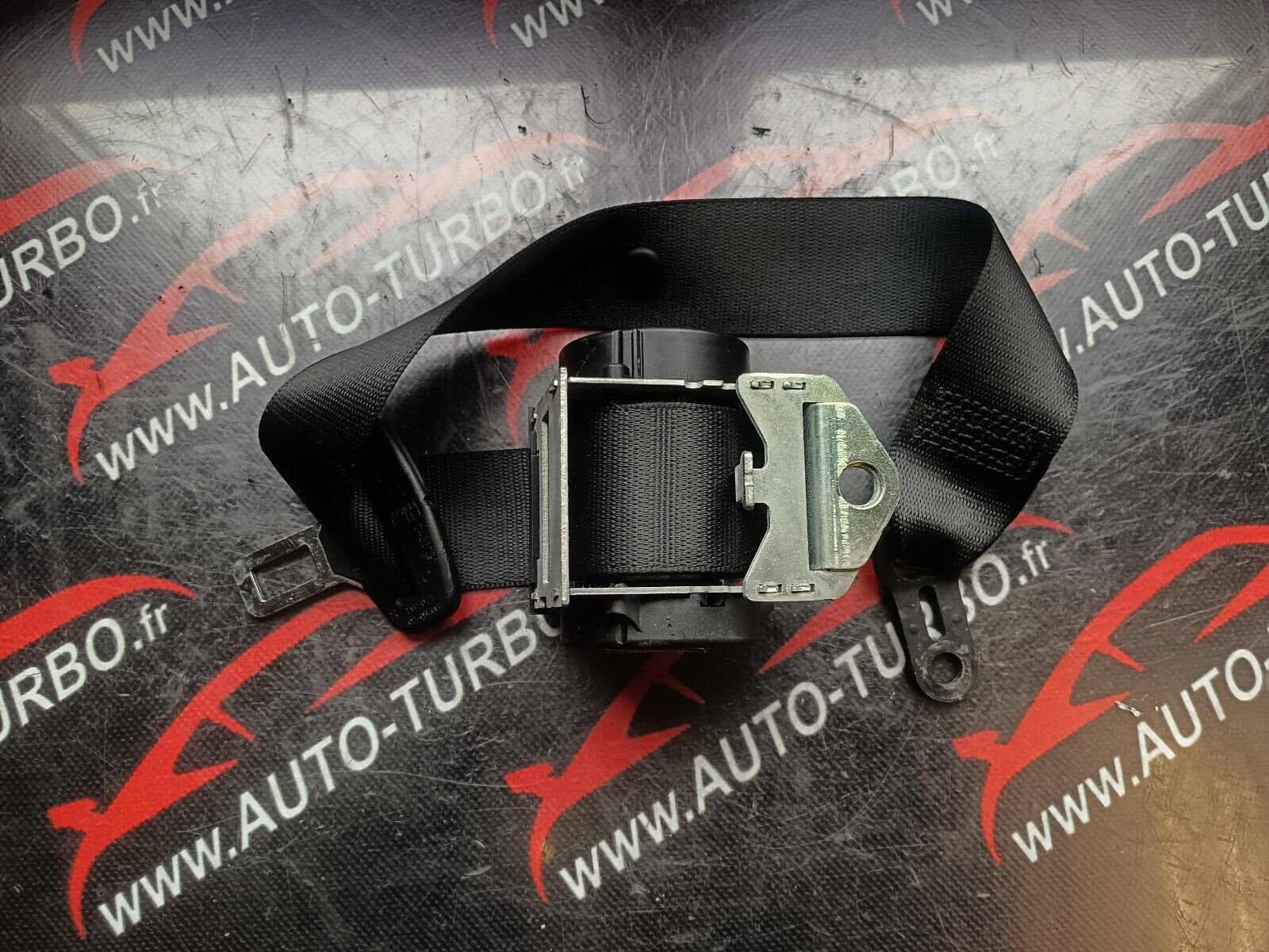 CEINTURE DE SECURITE  ARRIERE GAUCE DROITE  BMW SERIE 1 E87 607051100B