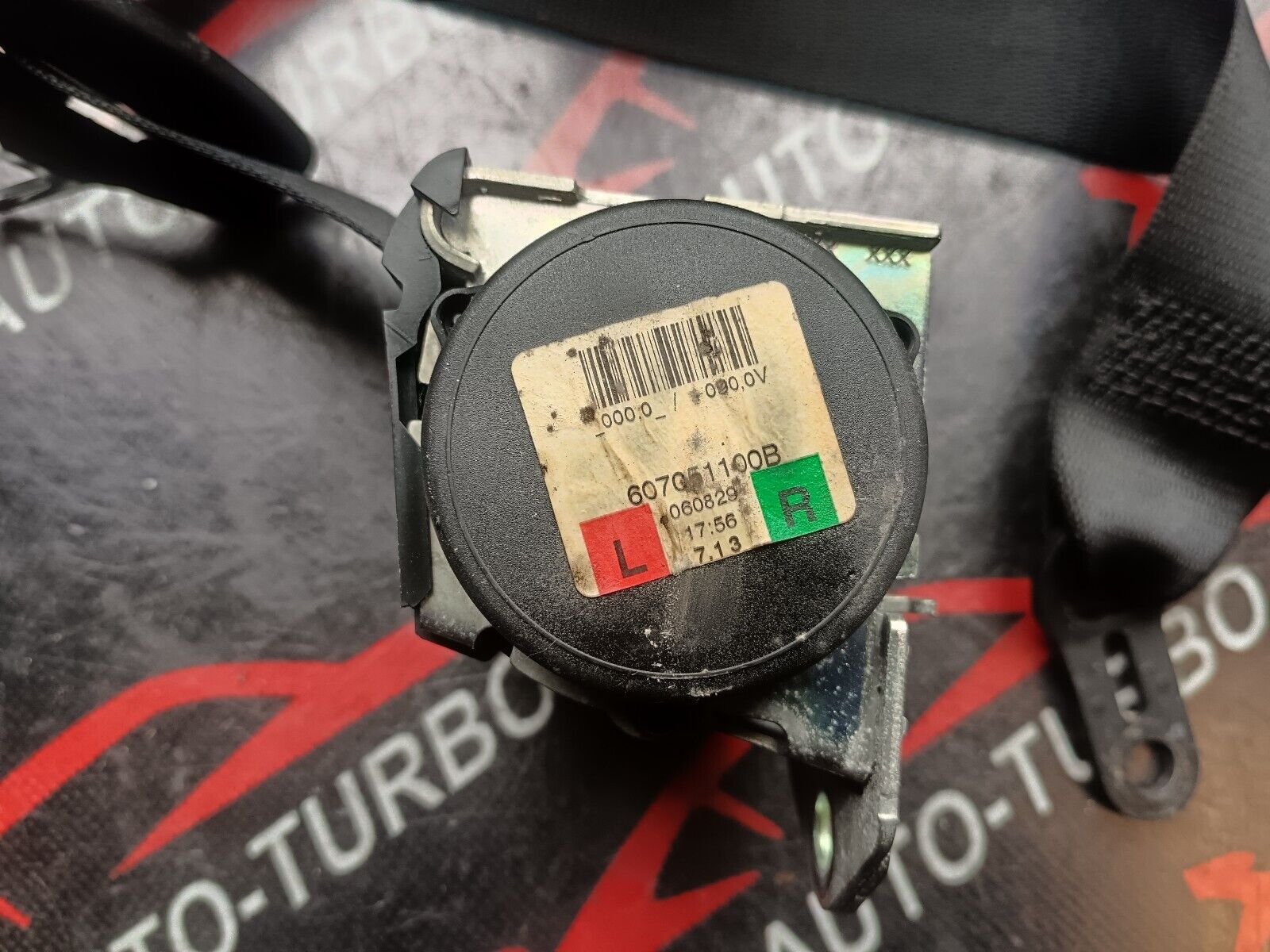 CEINTURE DE SECURITE  ARRIERE GAUCE DROITE  BMW SERIE 1 E87 607051100B