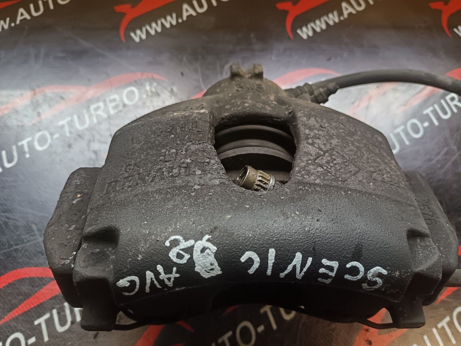 ETRIER AVANT GAUCHE SCENIC 2