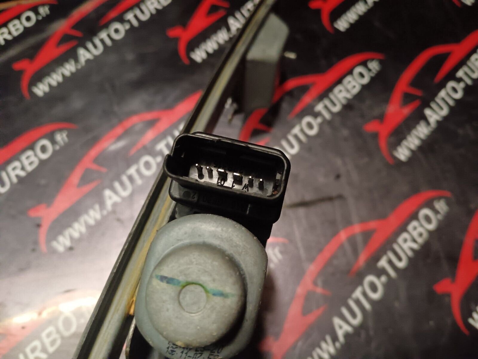 MECHANISME LEVE VITRES ARRIERE GAUCHE RENAULT SCENIC 2 REFERENCE: 117373A