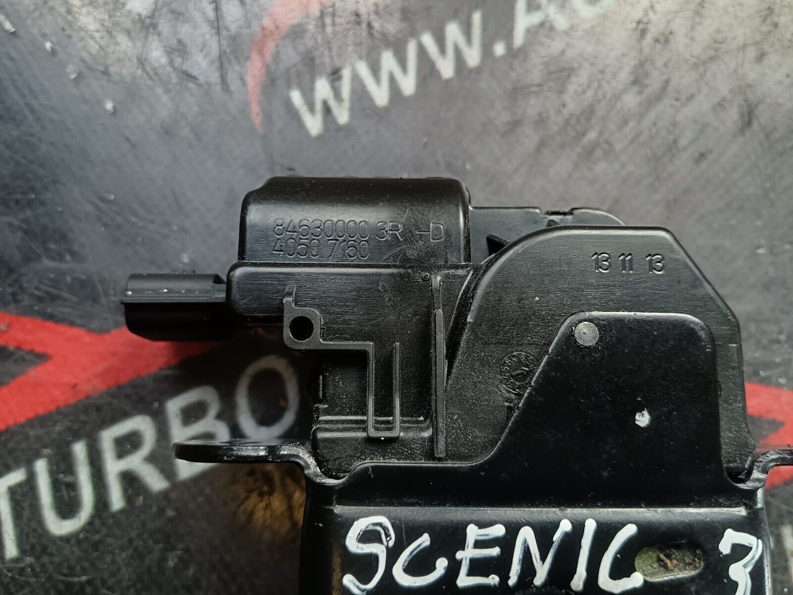 SERRURE DE HAYON RENAULT SCENIC 3 REFERENCE: 84630003