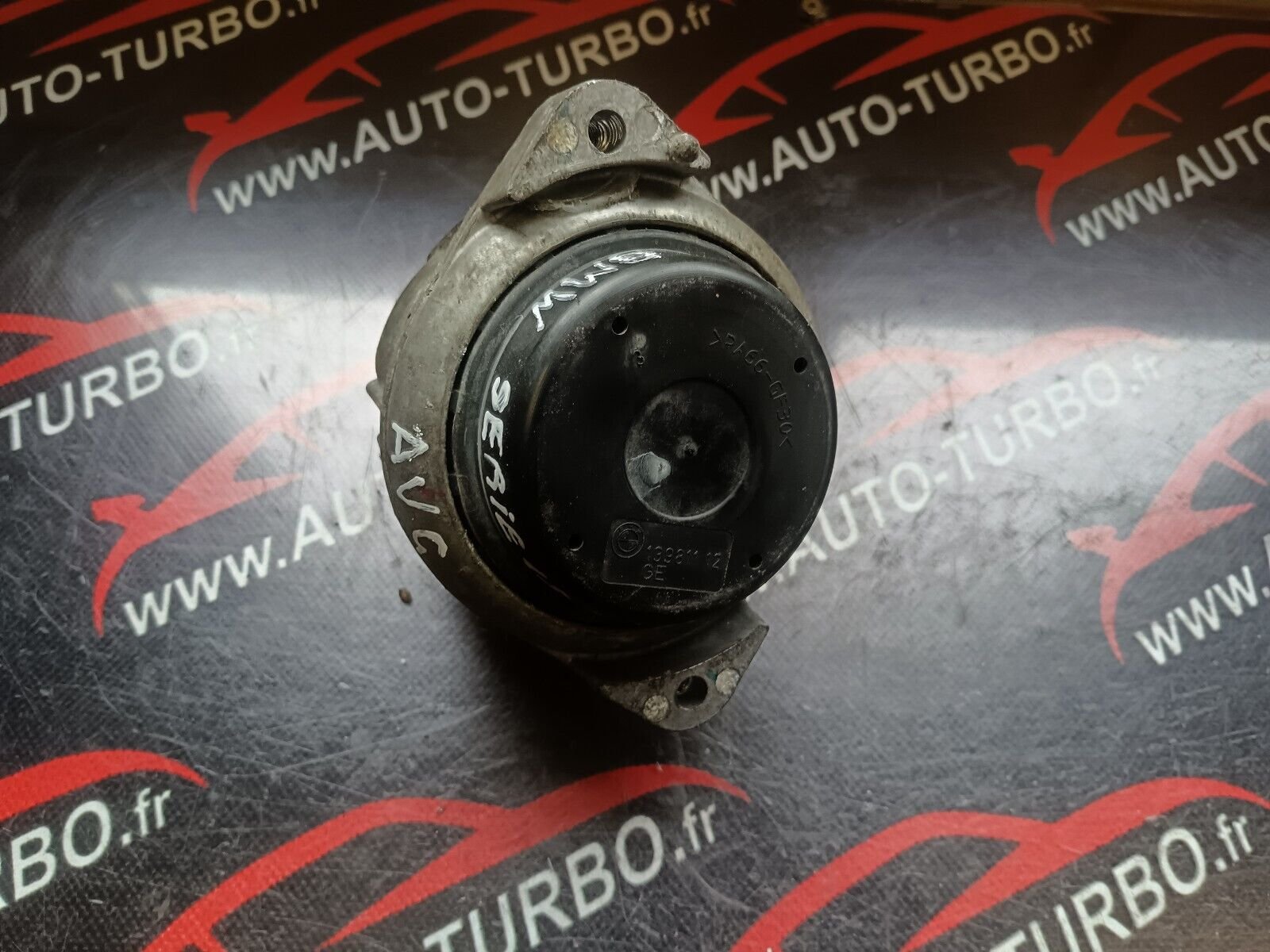 SUPPORT MOTEUR  AVANT GAUCHE  BMW SERIE   E81/E87/E90 13981112