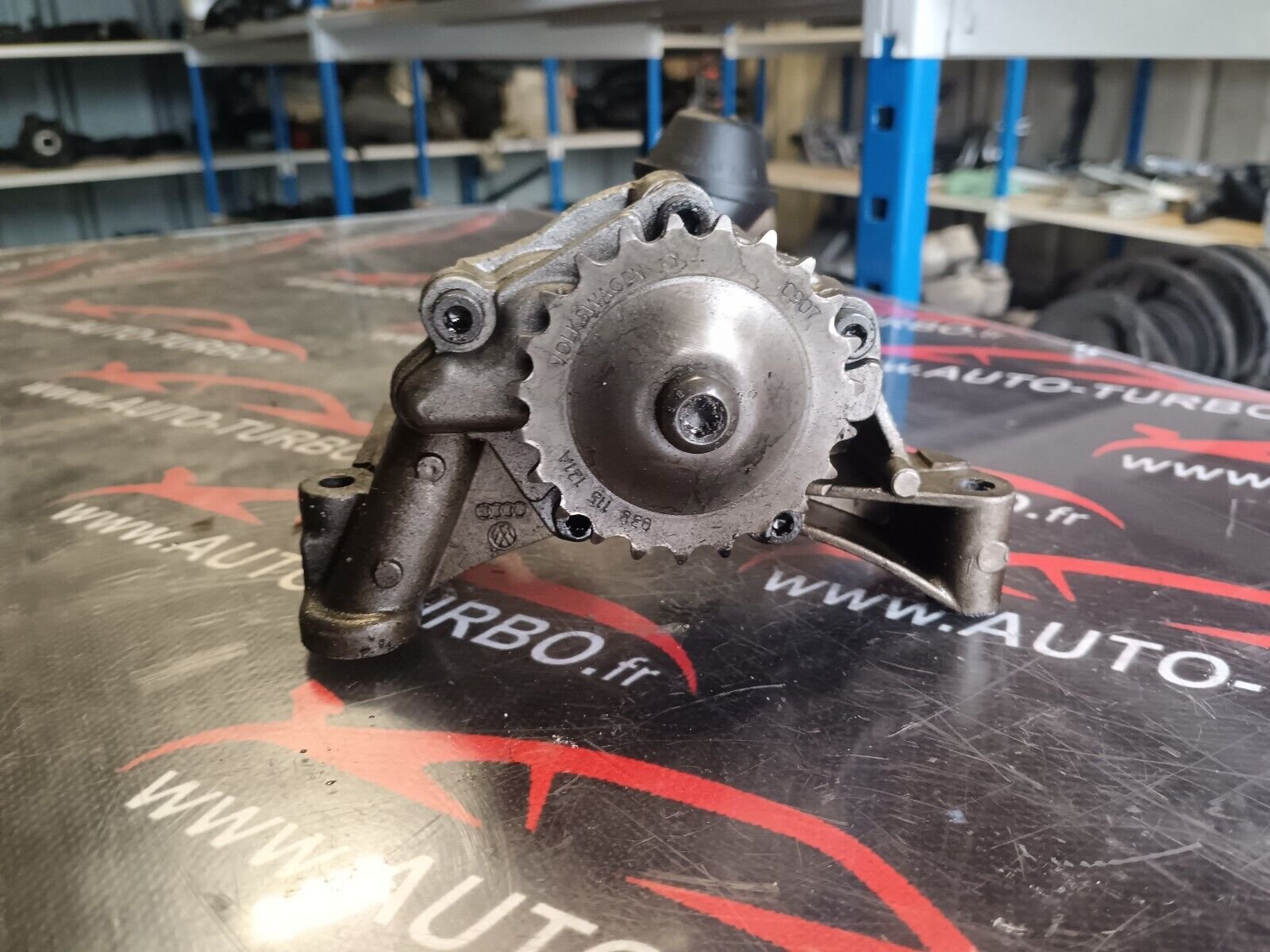 POMPE A HUILE VOLKSWAGEN GOLF 2.0TDI REFERENCE: 038115121A