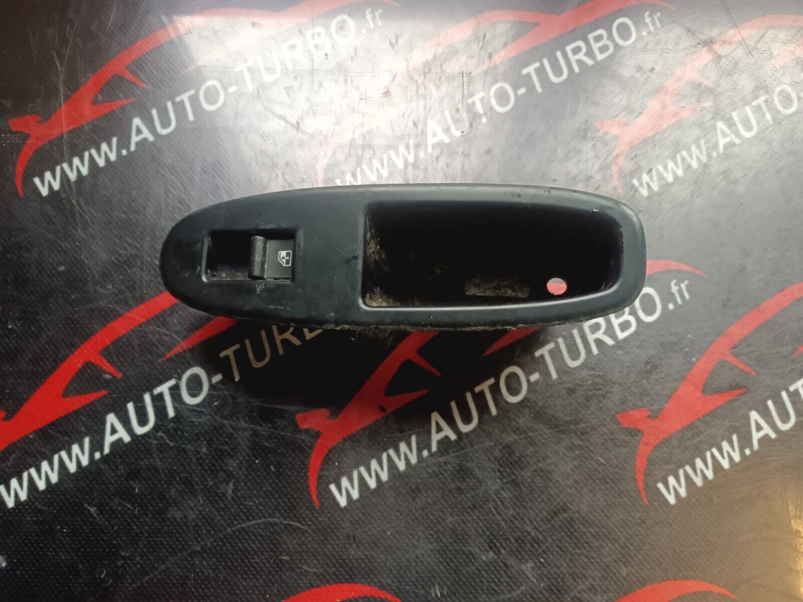 COMMANDE LEVE VITRE AVANT DROIT ALFA ROMEO 159 REFERENCE: 156055038