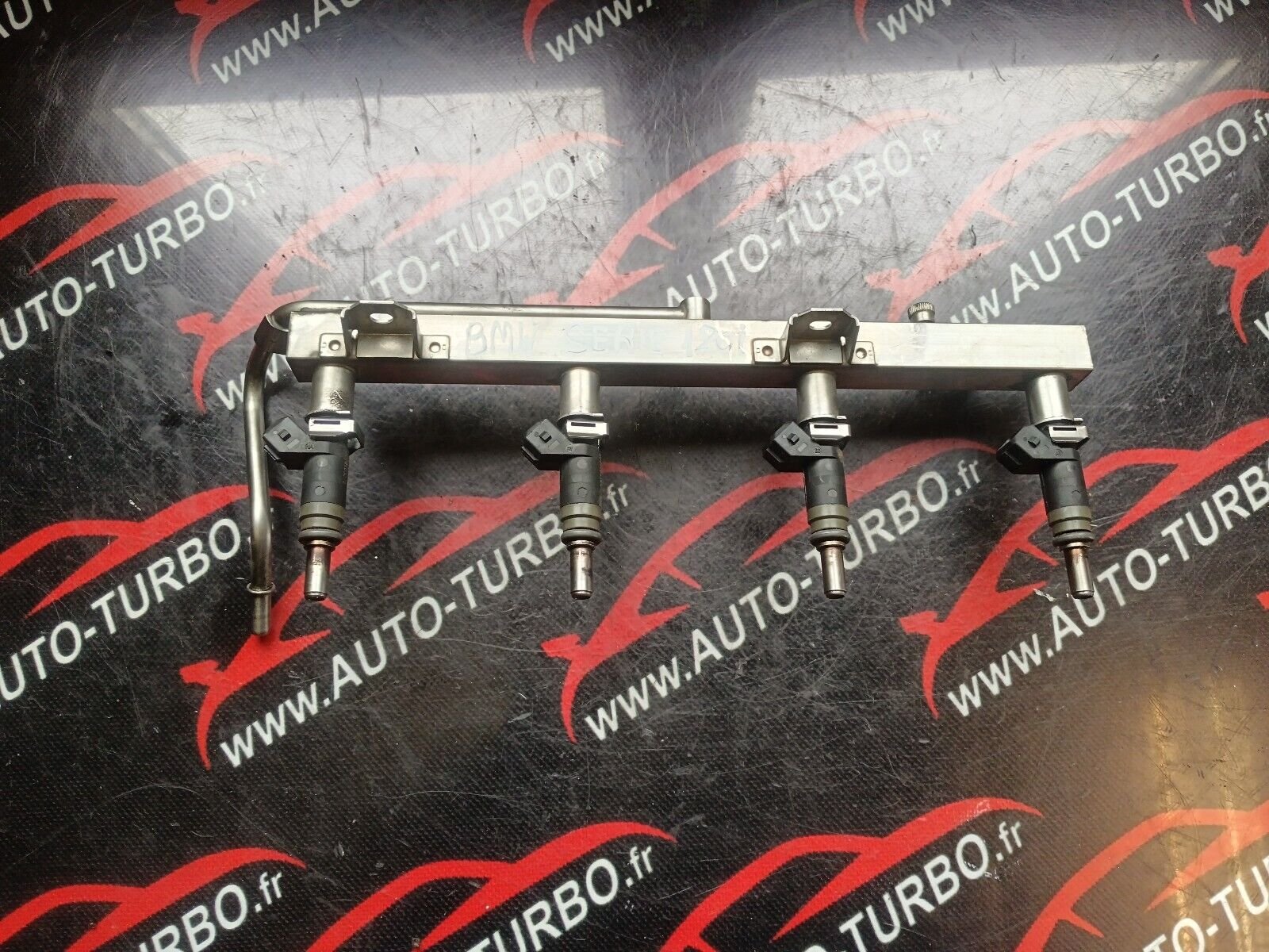 RAMPE INJECTION COMPLET INJECTEURS ESSENCE BMW SERIE 120 I E87 7530420 , 7526892