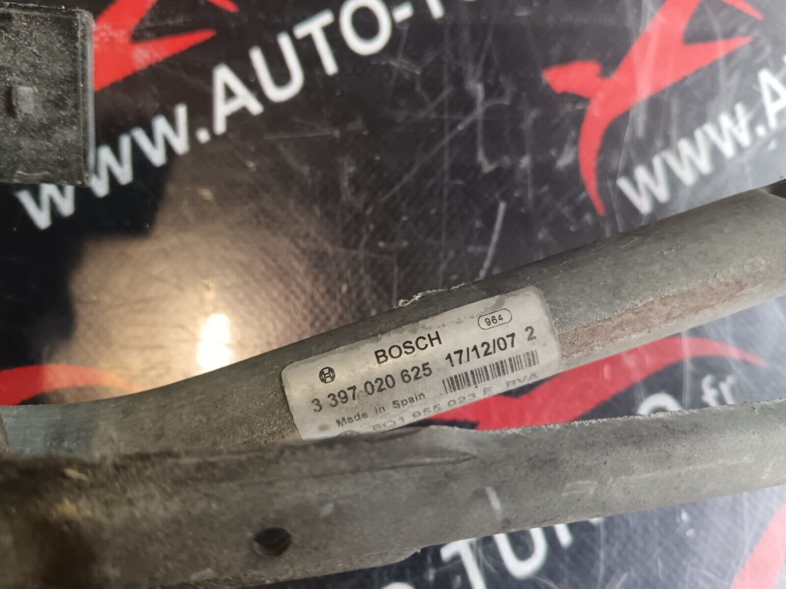 MOTEUR ESSUIE GLACE VOLKSWAGEN POLO IV REFERENCE: 3397020625