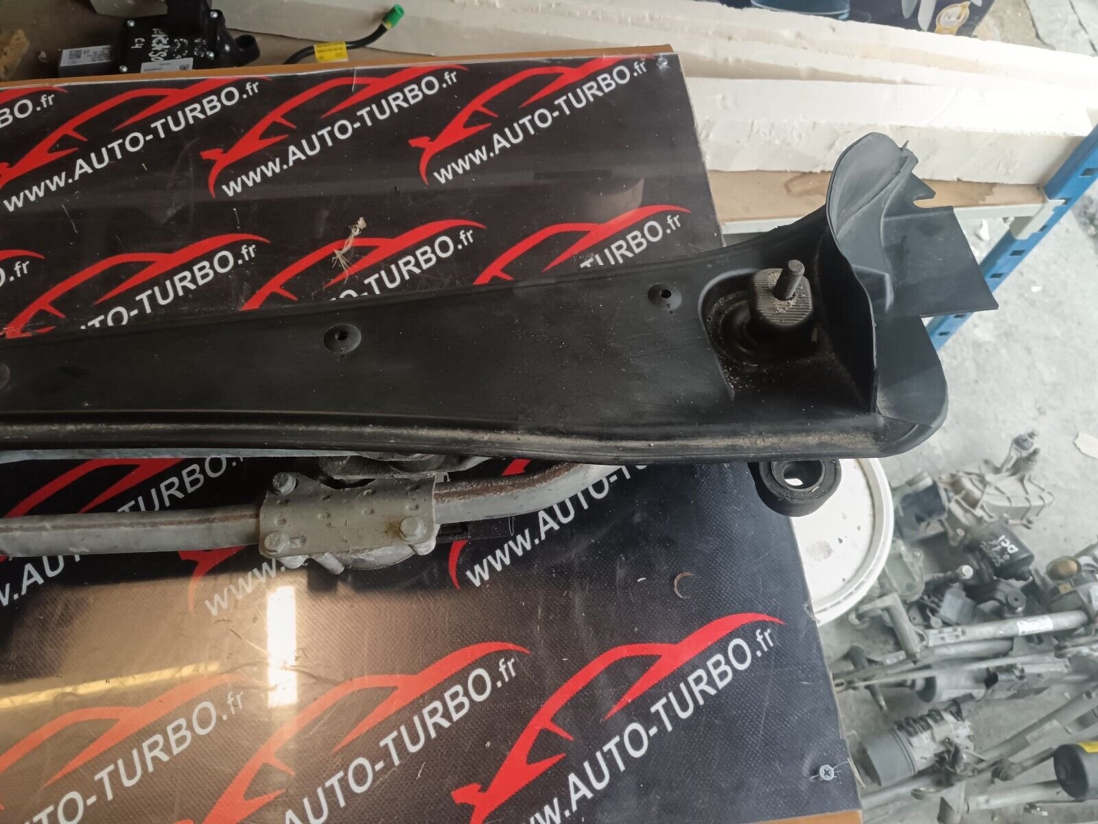 MOTEUR ESSUIE GLACE BMW 525 E60 REFERENCE: 6987477501