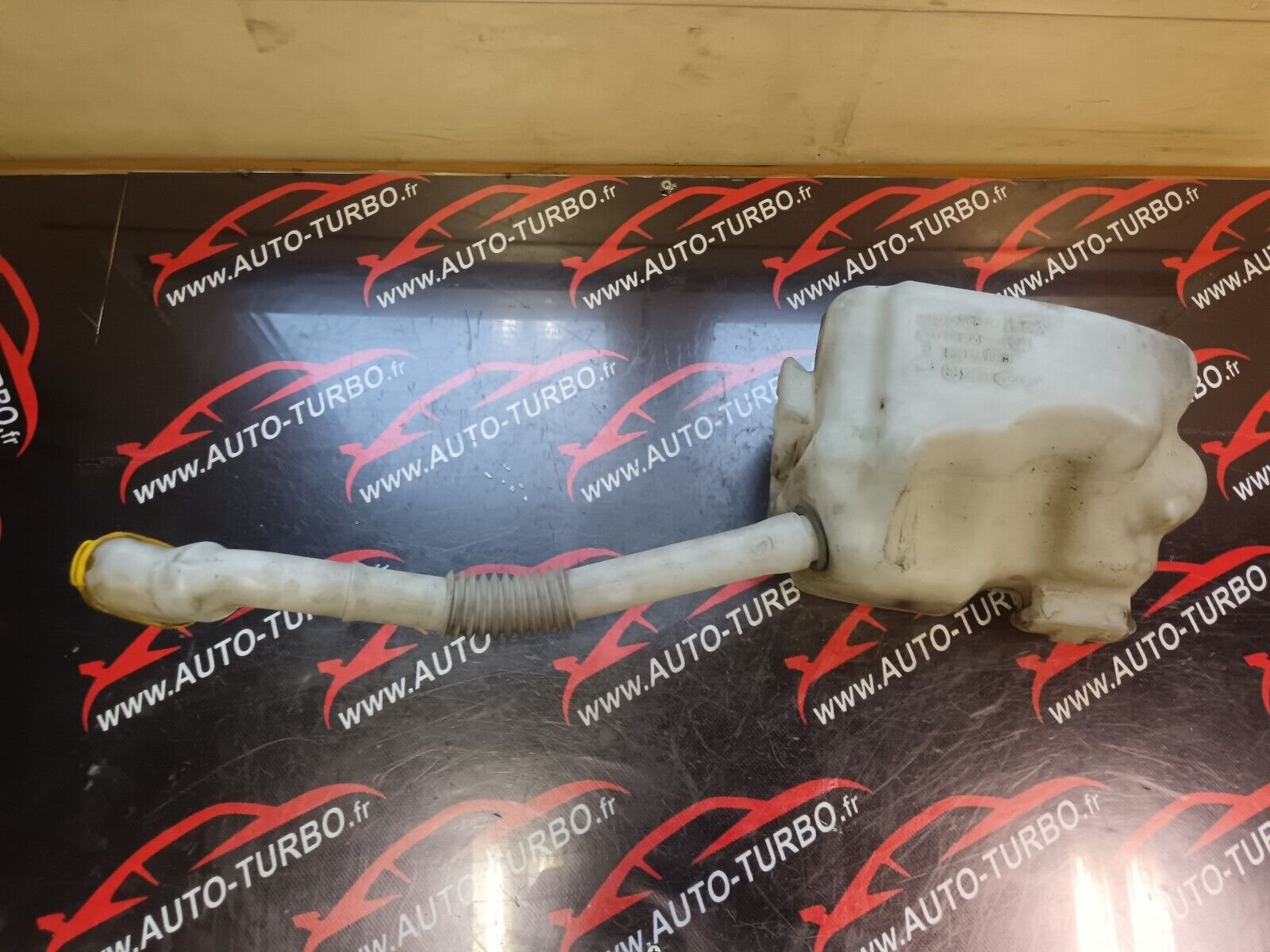 VASE DE LAVE GLACE RENAULT SCENIC 2 REFERENCE: 8200104706