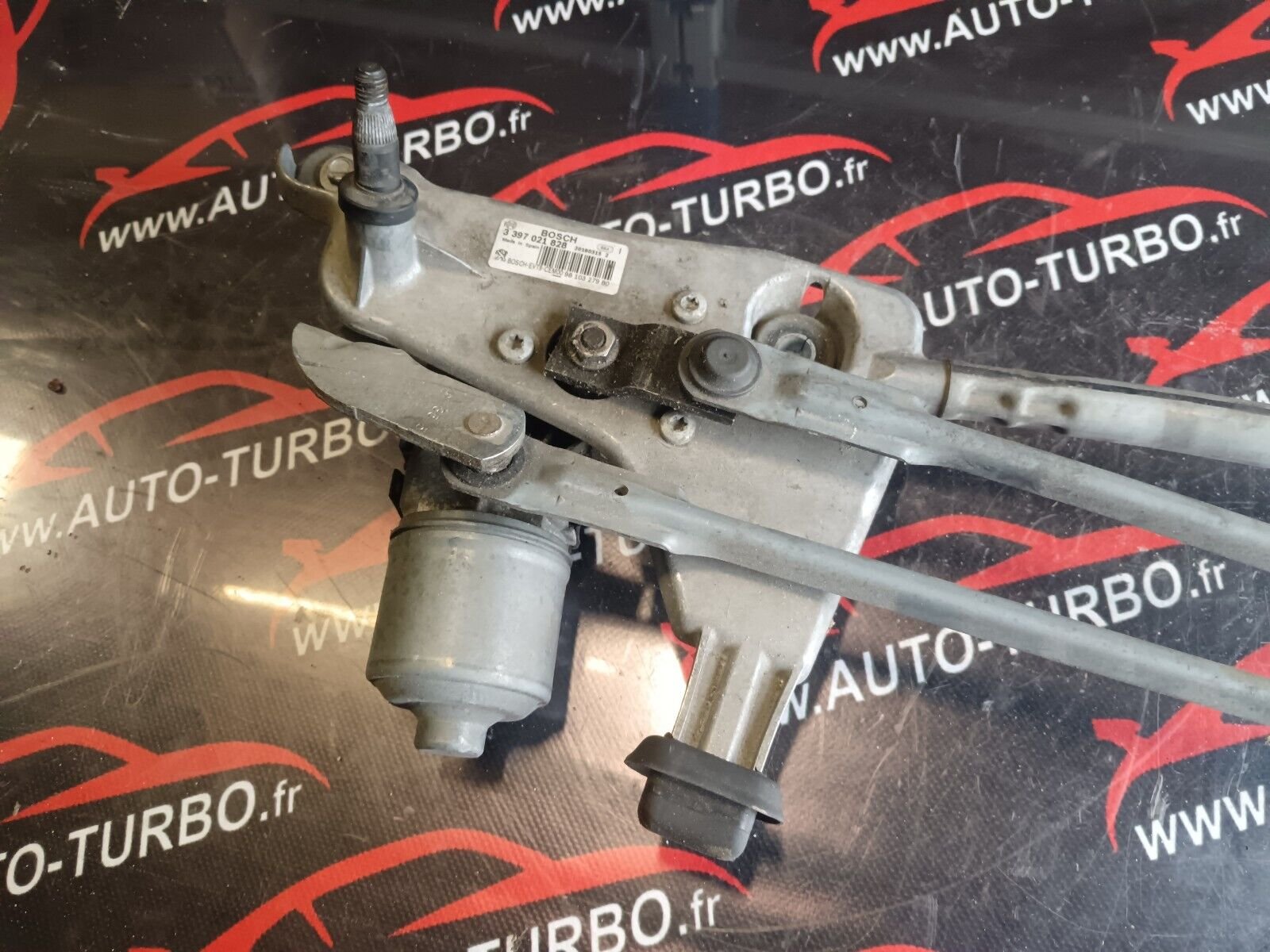 MOTEUR ESSUIE GLACE PEUGEOT 308SW 2 REFERENCE: 0390241587