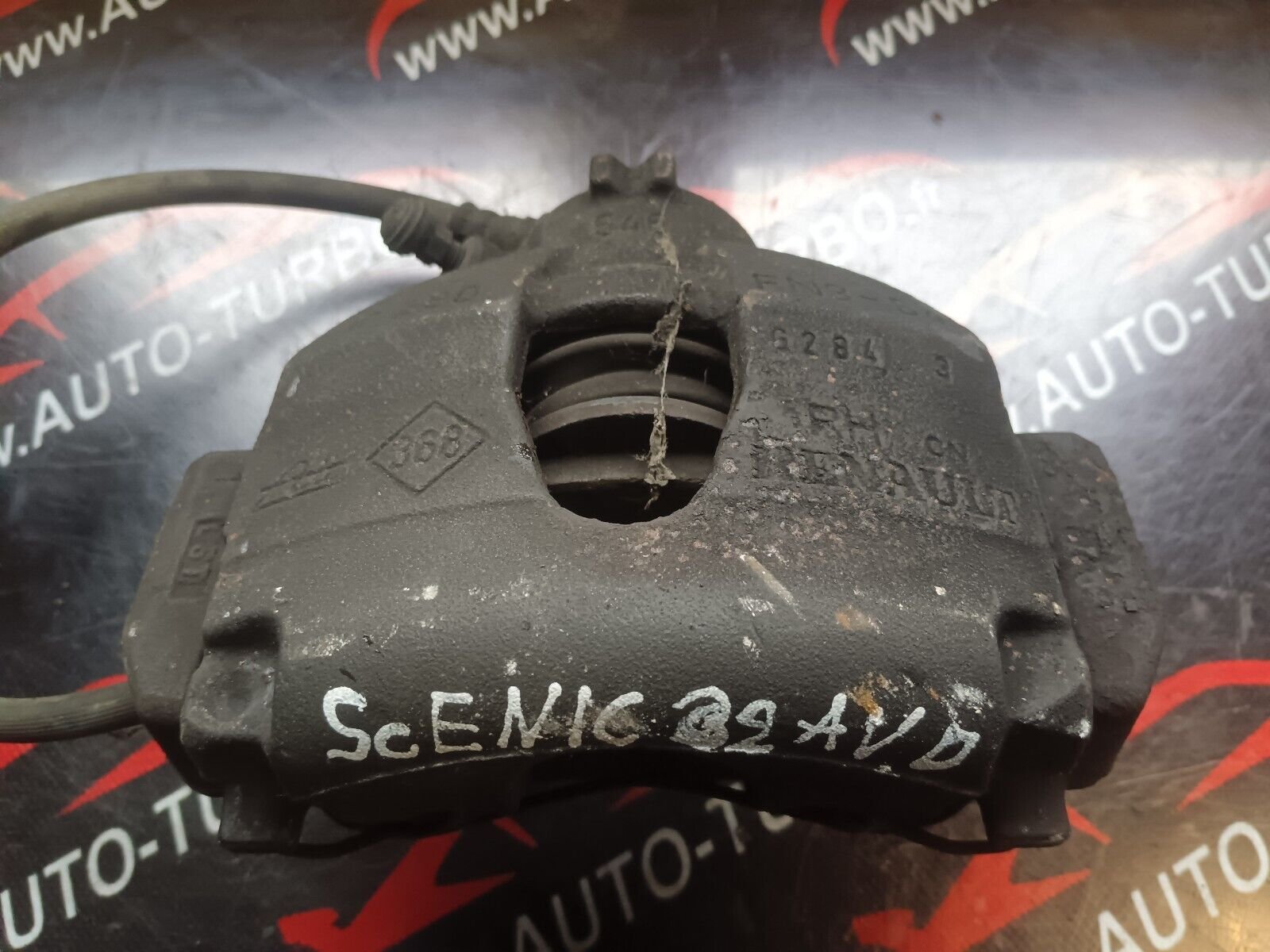 ETRIER AVANT DROIT SCENIC 2