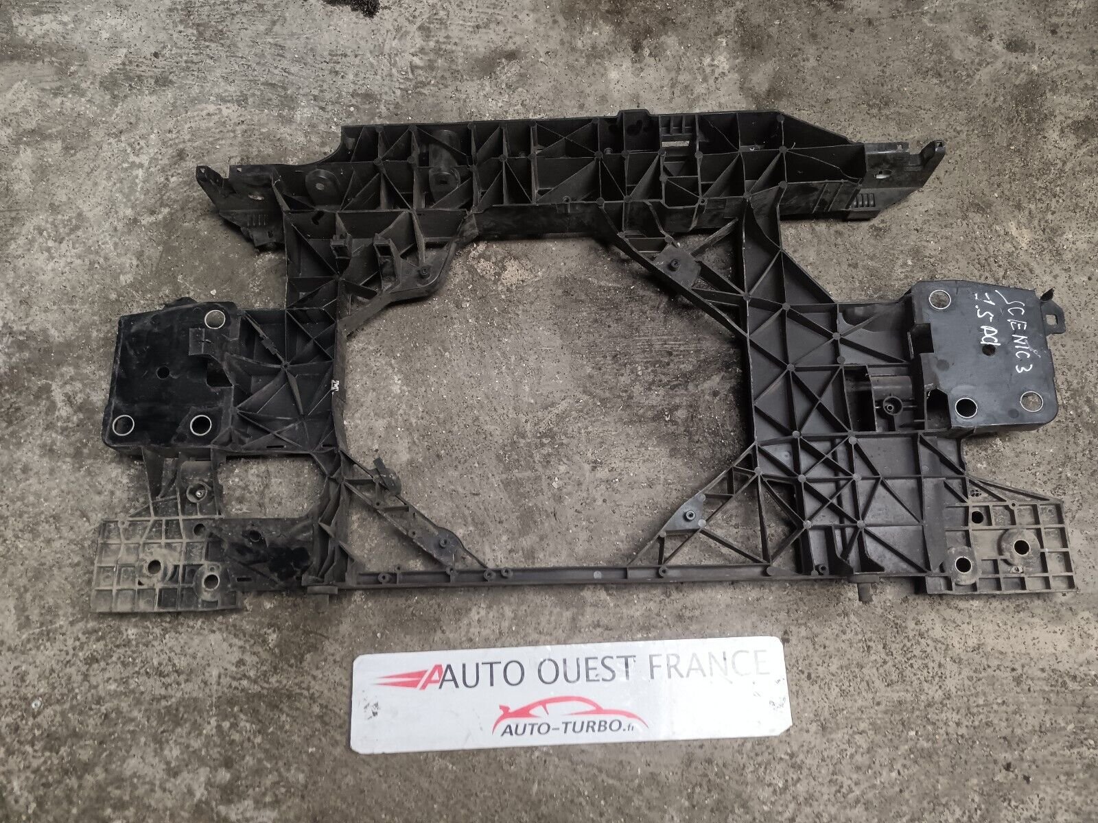 SUPPORT RADIATEUR FACE AVANT RENAULT SCENIC 3 1.5DCI REFERENCE: 752100007R