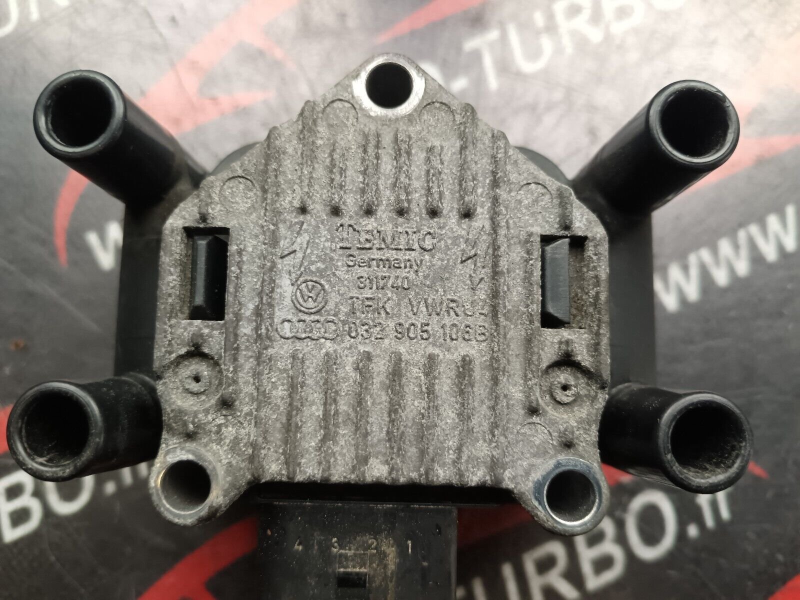 BOBINE D'ALLUMAGE AUDI VOLKSWAGEN REFERENCE: 032905106