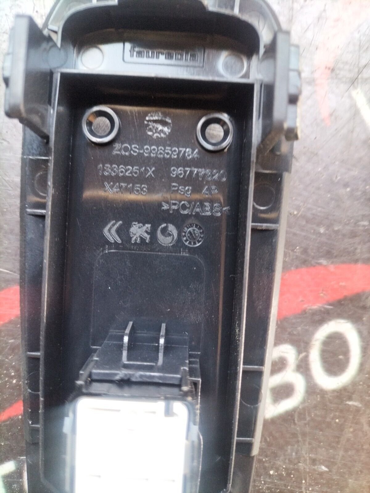 COMMANDES LEVE VITRE PASSAGER PEUGEOT 308 PHASE 2 96777320