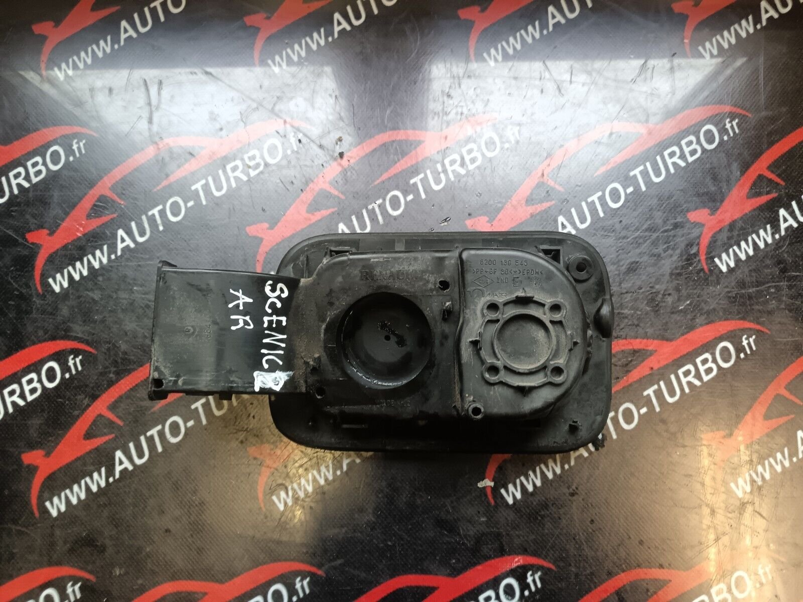 VOLET DE TRAPPE CARBURANT RENA1ULT SCENIC 2 REFERENCE: 8200139543