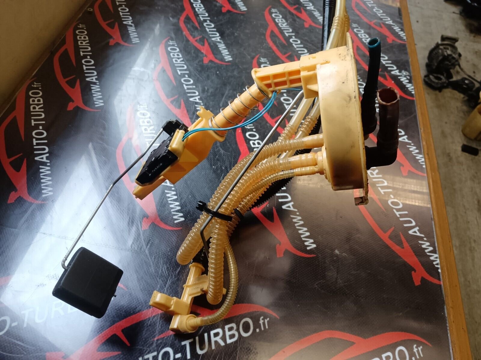 POMPE A GAVAGE BMW SERIE 1 2.0D REFERENCE: 09470701