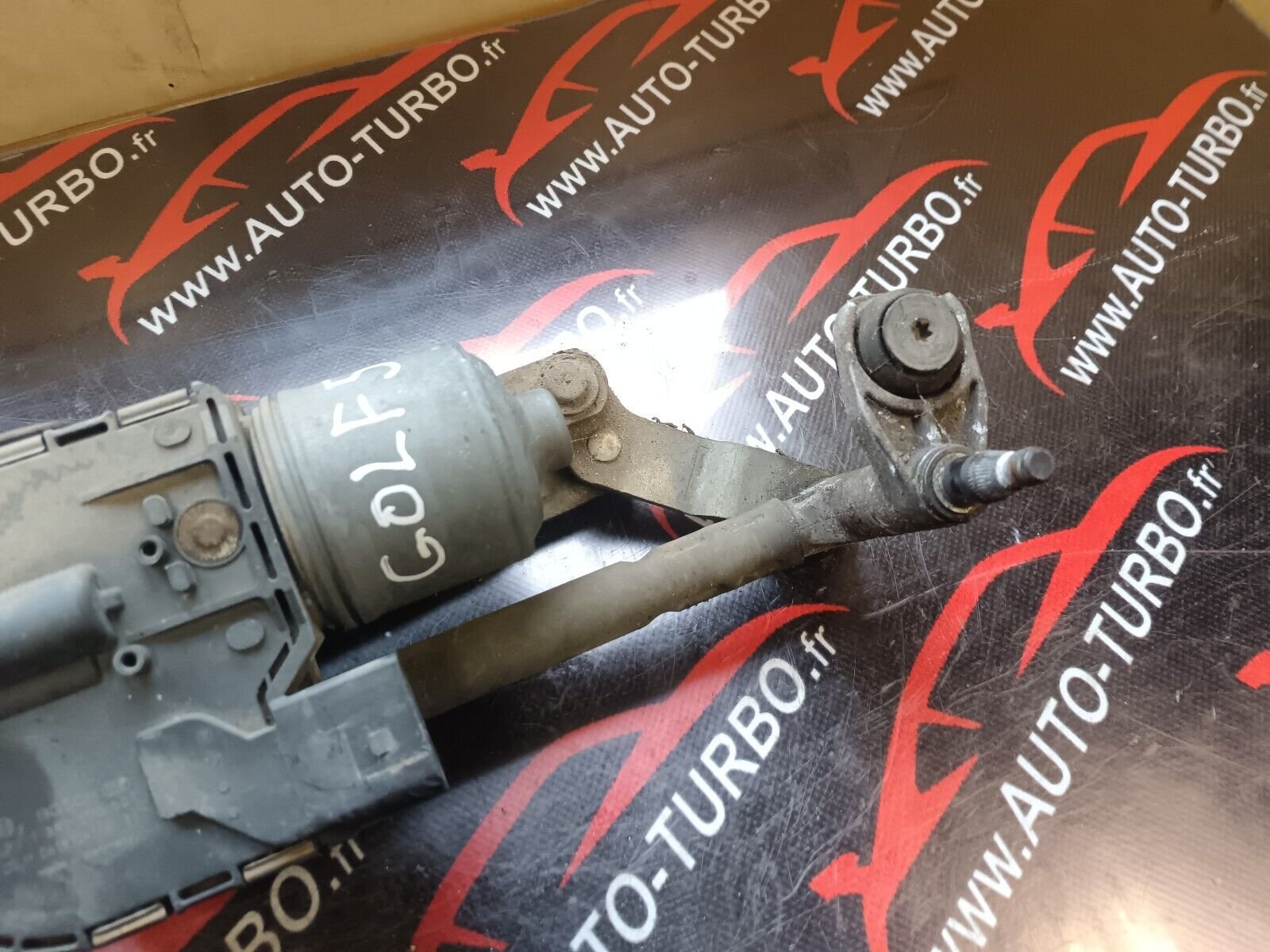 MOTEUR ESSUIE GLACE AVANT VOLKSVAGEN GOLF V REFERENCE: 1K1955023G