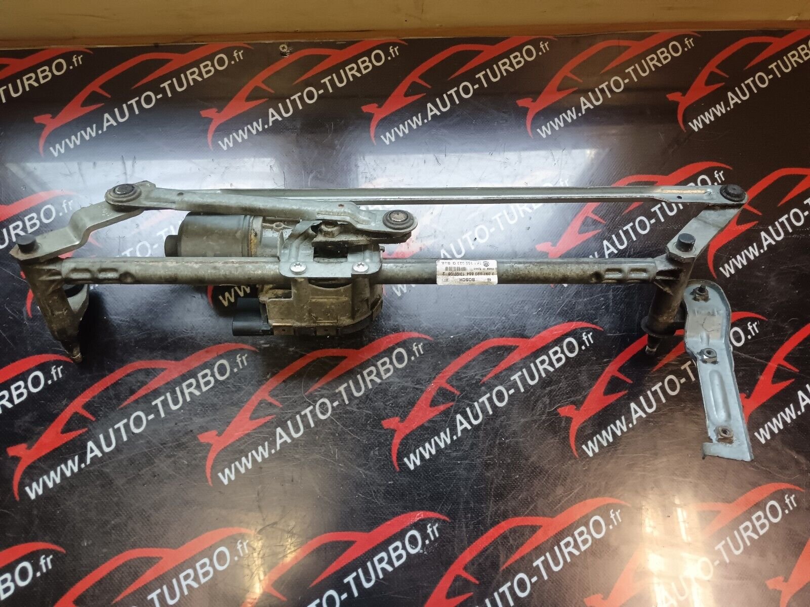 MOTEUR ESSUIE GLACE AVANT VOLKSVAGEN GOLF V REFERENCE: 1K1955023G